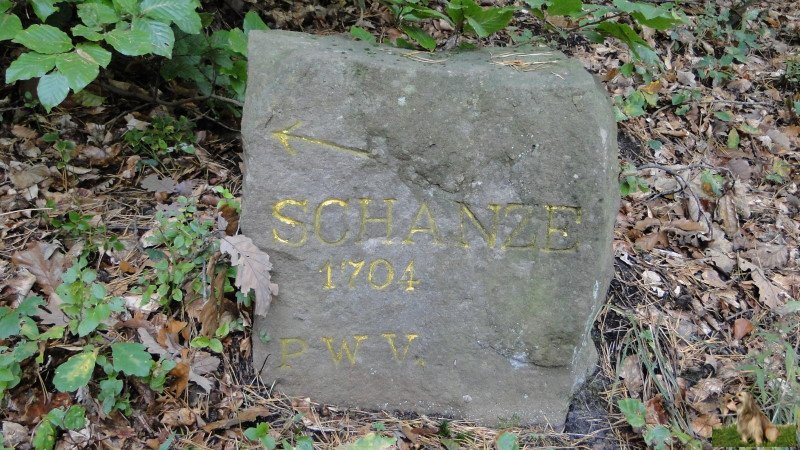 Ritterstein Nr. 012-1b Schanze 1704.JPG - Ritterstein Nr.12 Schanze 1704